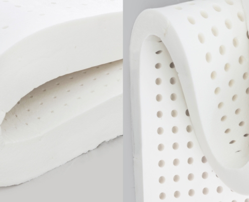 Flexibler Matratzenkern aus Naturlatex mit Lochperforation zur Veranschaulichung der Punktelastizität und Atmungsaktivität.